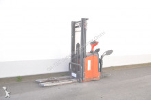 Linde stacker