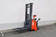 Linde stacker