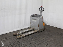 Still pedestrian stacker
