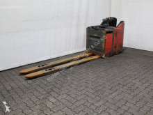 Linde pedestrian stacker
