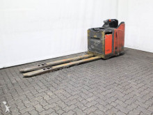 Linde pedestrian stacker