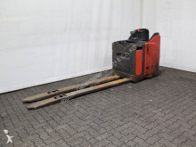 Linde pedestrian stacker