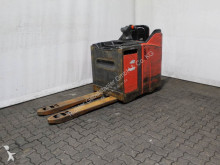 Linde pedestrian stacker