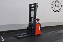 Linde stacker