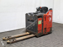 Linde pedestrian stacker