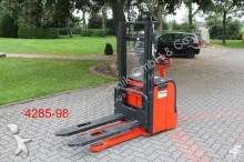 Linde stacker