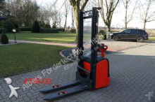 Linde stacker