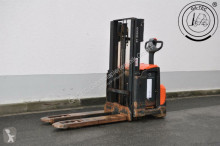 BT SWE200D stacker