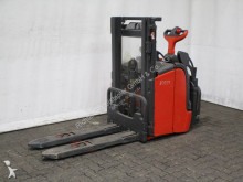 Linde stacker