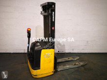 stapelaar handbestuurd Komatsu