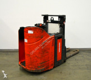 Linde stacker