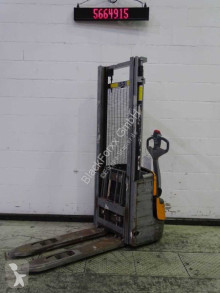 Still pedestrian stacker
