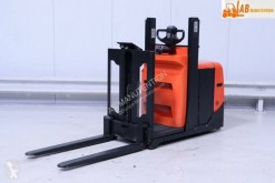 electrotranspalet cu platforma pentru operator BT