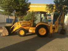 retroexcavadora rígida Komatsu