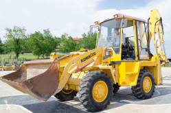 retroexcavadora articulada Komatsu