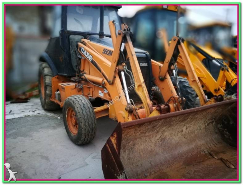 Fotoğrafları göster Ters kepçe yükleyici (bekolu yükleyici) JCB