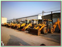 экскаватор-погрузчик с сочлененной рамой JCB