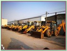 экскаватор-погрузчик с сочлененной рамой JCB