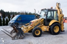 koparko-ładowarka sztywna New Holland