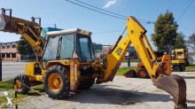 retroescavadora rígida JCB