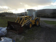 retroexcavadora rígida Komatsu