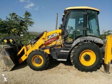 retroexcavadora rígida JCB