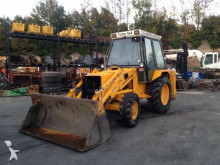 retroexcavadora articulada JCB