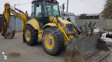 tractopelle New Holland -B115 PS4