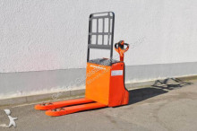 préparateur de commandes Linde T18