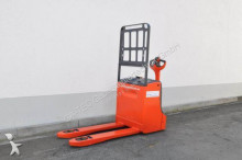 préparateur de commandes Linde T18