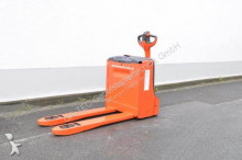 préparateur de commandes Linde T16