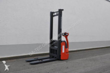 Linde high lift order picker