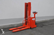 Linde high lift order picker