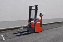 Linde high lift order picker