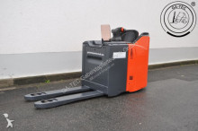Linde order picker