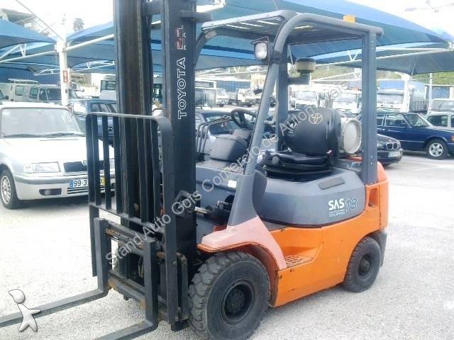 Ver as fotos Empilhador com deslocamento lateral Toyota SAS 18 ( Gás)