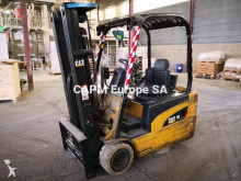 chariot électrique Caterpillar