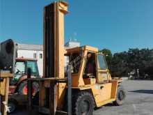 diesel heftruck Caterpillar