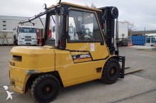 diesel heftruck Caterpillar