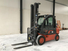 Nissan Frontstapler 3,0 t. Gas 6 m Hubhöhe, Triplex Ma