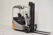 Still electric forklift