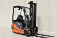 used electric forklift