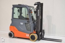 Toyota electric forklift