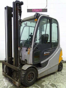 Still electric forklift
