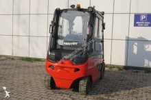 Linde lorry mounted forklift
