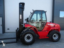 chariot tout terrain Manitou