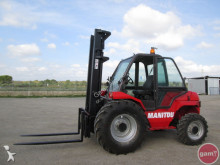 chariot tout terrain Manitou