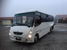 Mercedes 818