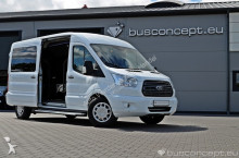 minibus Ford