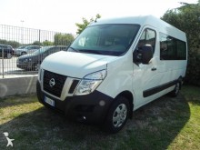 autobús de línea Nissan